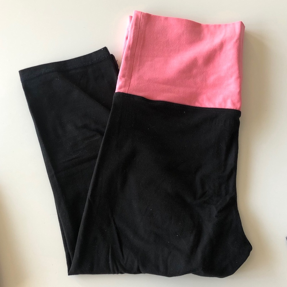 PINK! Cropped yoga pants